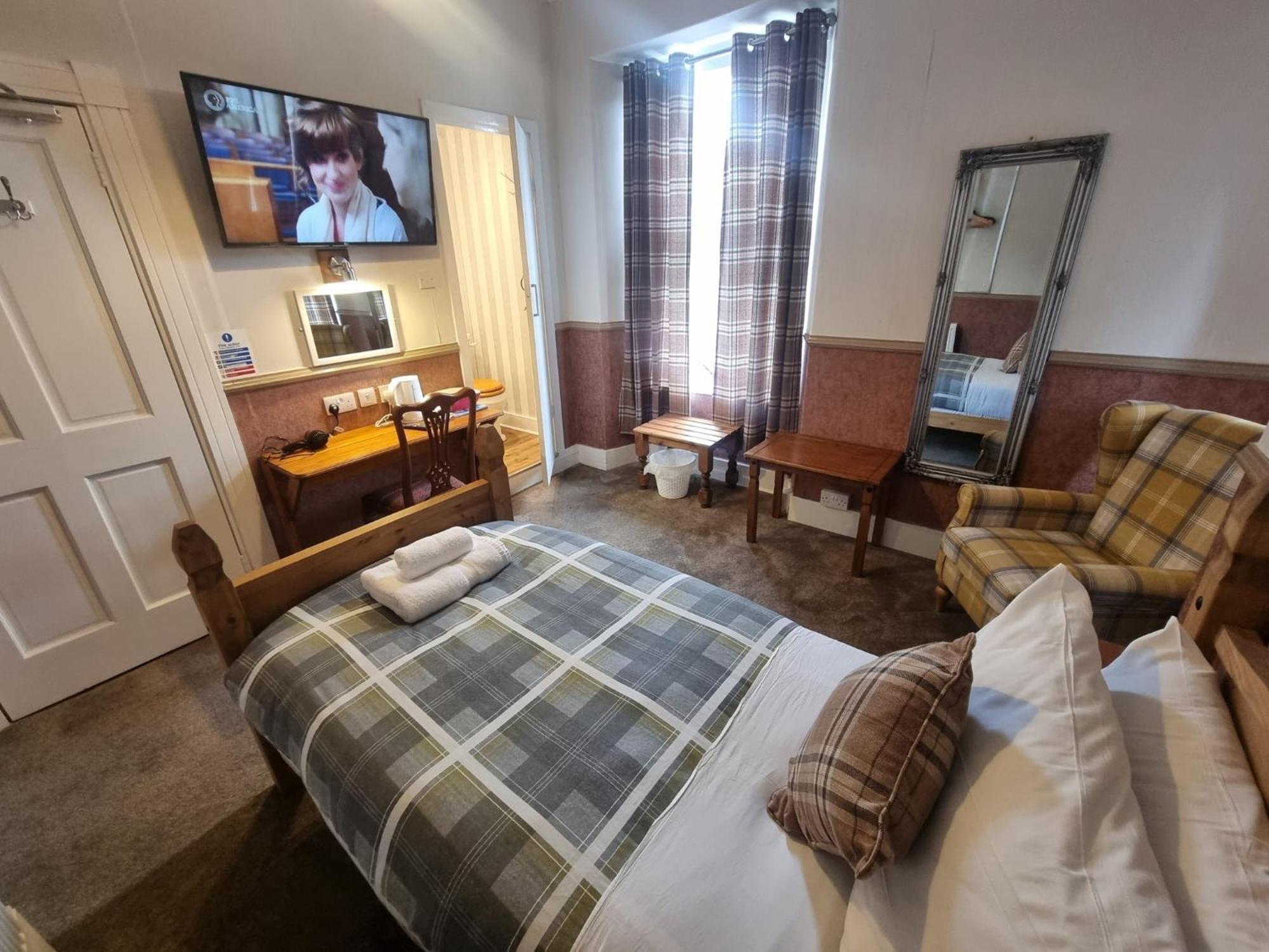 Roy Bridge Hotel فورت ويليام المظهر الخارجي الصورة
